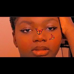 Meet your Posher, Alicia